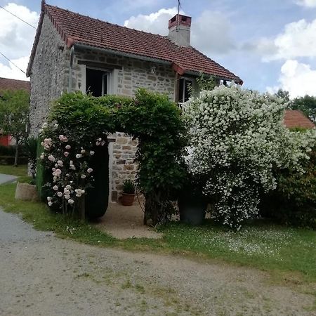Gite Du Mont De Transet Thauron Exterior photo